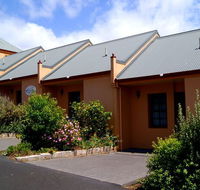 Meredith House and Mews - Holiday Sunshine Coast