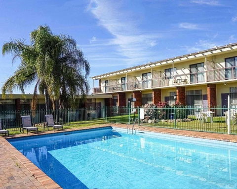 Redhill Tamworth Motor Inn - Sunshine Coast Tourism 0
