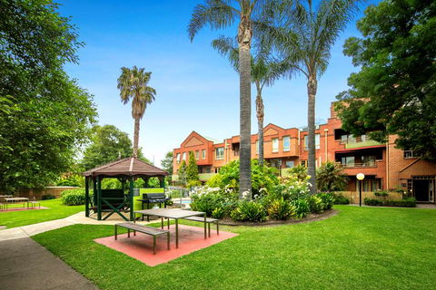 Comfort Apartments Royal Gardens - Sunshine Coast Tourism 1