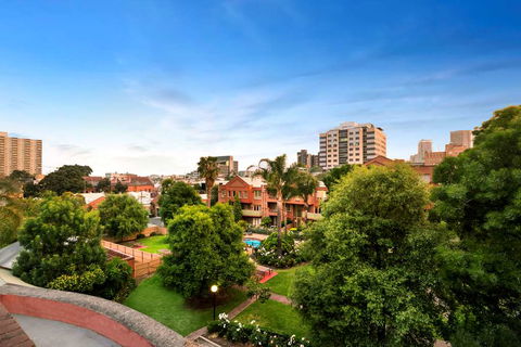 Comfort Apartments Royal Gardens - Sunshine Coast Tourism 2