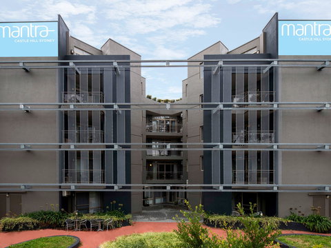 Mantra Castle Hill - Holiday Sunshine Coast 1