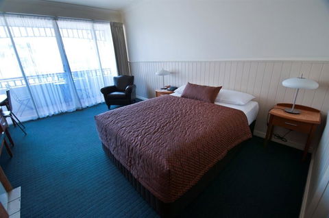 City Oasis Inn - Sunshine Coast Tourism 1