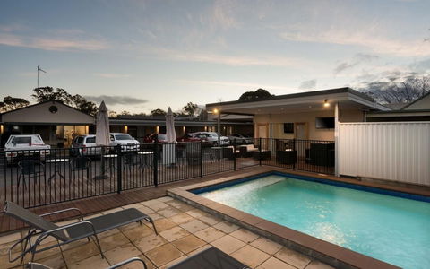 New Crossing Place Motel - Sunshine Coast Tourism 1