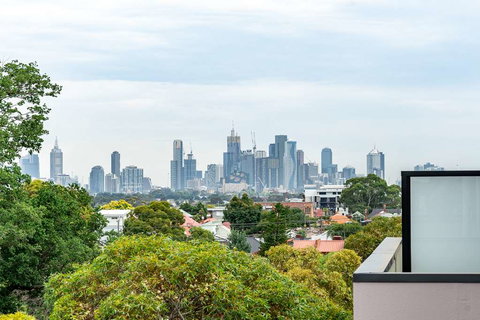 Artel Apartment Hotel Melbourne - Holiday Sunshine Coast 1