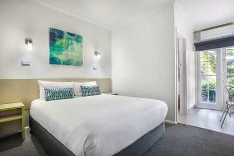 Skyways Hotel - Sunshine Coast Tourism 2