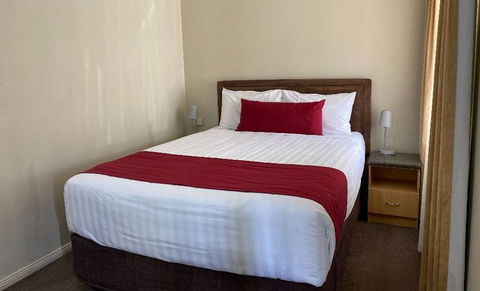 Ashton Townhouse Motel & Suites Tumut - Sunshine Coast Tourism 1