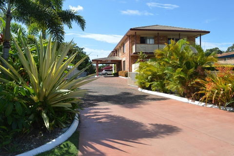 Kennedy Drive Motel - Sunshine Coast Tourism 0