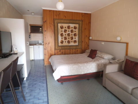 Yarragon Motel - Sunshine Coast Tourism 0