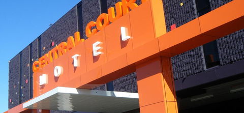 Warrnambool Central Court - Holiday Sunshine Coast 0