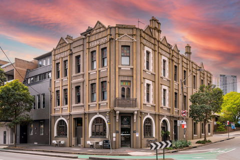 The Vulcan Hotel - Holiday Sunshine Coast 0