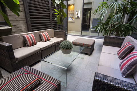 The Vulcan Hotel - Holiday Sunshine Coast 2