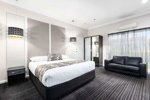 Comfort Inn Deakin Palms - Sunshine Coast Tourism 1