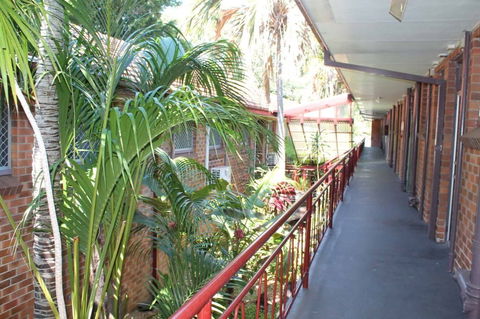 Flinders Motel - Sunshine Coast Tourism 2
