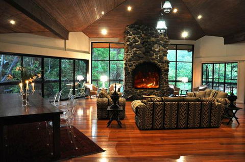 Escarpment Retreat - Holiday Sunshine Coast 1