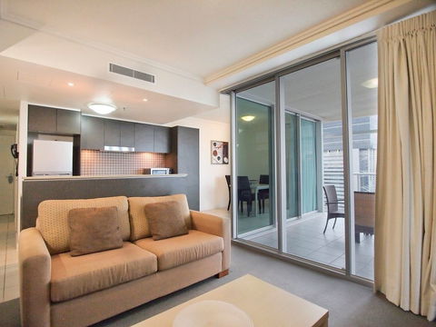 Oaks Casino Towers - Sunshine Coast Tourism 2