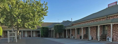 Country Gardens Motor Inn - Holiday Sunshine Coast 1