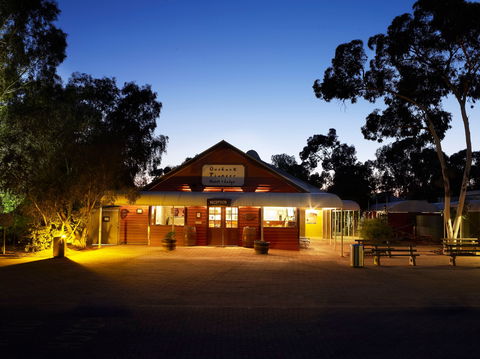 Outback Hotel & Lodge - Sunshine Coast Tourism 0