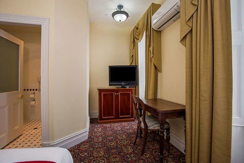 Quality Hotel Bentinck - Sunshine Coast Tourism 8