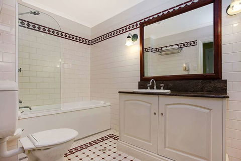 Quality Hotel Bentinck - Sunshine Coast Tourism 12