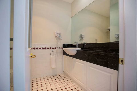 Quality Hotel Bentinck - Sunshine Coast Tourism 13