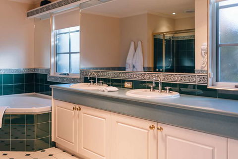 Country Club Villas - Holiday Sunshine Coast 2