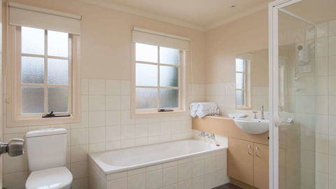 Country Club Villas - Holiday Sunshine Coast 4