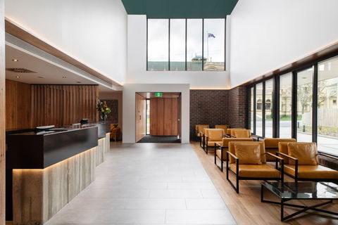 Hotel Verge Launceston - Holiday Sunshine Coast 1