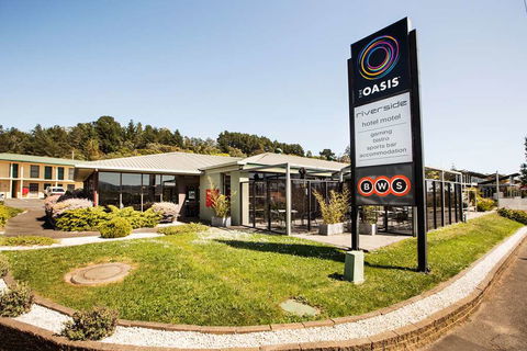 Nightcap at Riverside Hotel - Sunshine Coast Tourism 0