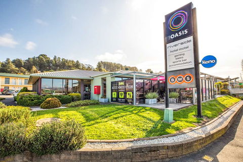 Nightcap at Riverside Hotel - Sunshine Coast Tourism 2