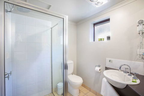 Nightcap at Riverside Hotel - Sunshine Coast Tourism 3