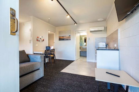 Nightcap at Riverside Hotel - Sunshine Coast Tourism 10