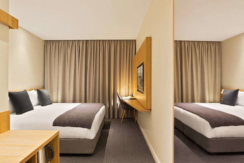 Mantra Hotel at Sydney Airport - Holiday Sunshine Coast 1