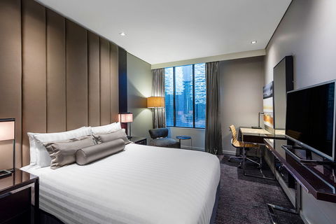 Gambaro Hotel - Holiday Sunshine Coast 1