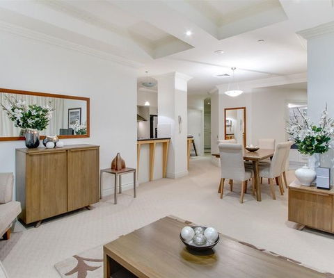 MacArthur Chambers - Holiday Sunshine Coast 1