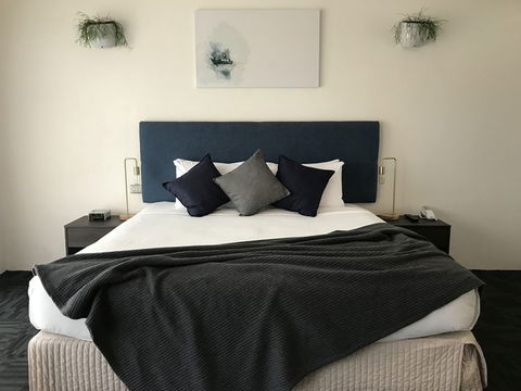 The Clan Lakeside Lodge - Sunshine Coast Tourism 1