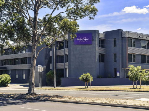 Mercure North Melbourne - Holiday Sunshine Coast 1