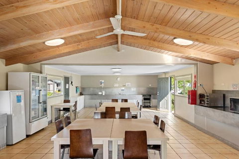 Discovery Parks Melbourne - Sunshine Coast Tourism 1