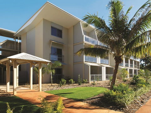 Oaks Broome - Holiday Sunshine Coast 0