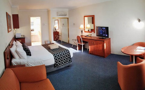 Amber Court Motor Inn - Sunshine Coast Tourism 1