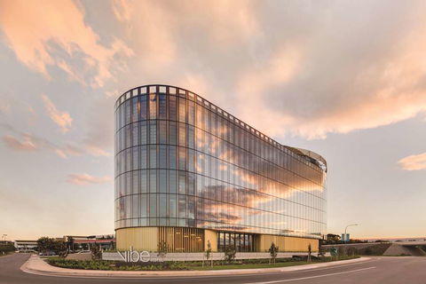 Vibe Hotel Canberra Airport - Sunshine Coast Tourism 0