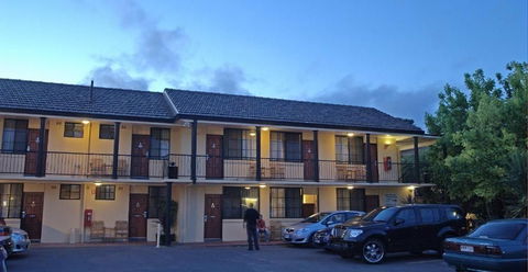 Country Plaza Queanbeyan - Sunshine Coast Tourism 1