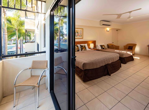 Cairns Queenscourt - Sunshine Coast Tourism 2