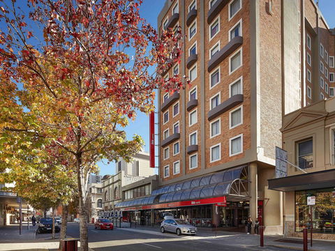 Hotel Ibis Perth - Holiday Sunshine Coast 0