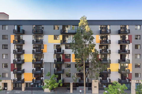 Mont Clare Boutique Apartments - Holiday Sunshine Coast 0