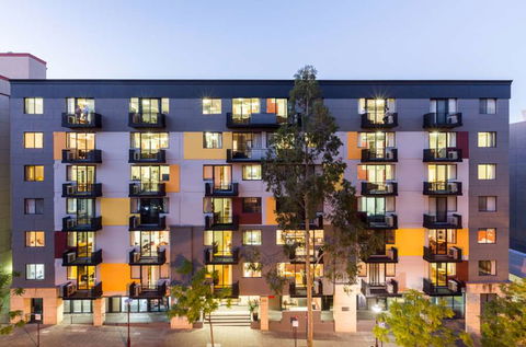 Mont Clare Boutique Apartments - Holiday Sunshine Coast 1