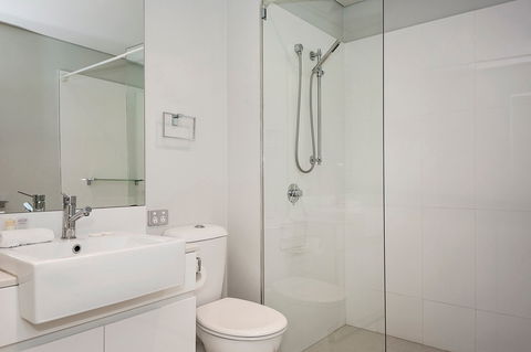 Astra Apartments Perth - Holiday Sunshine Coast 2