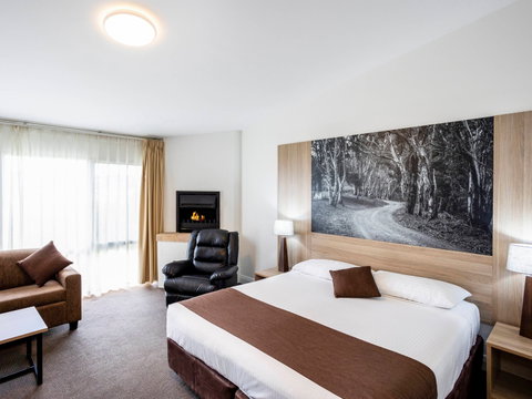 Mantra Bathurst - Holiday Sunshine Coast 1