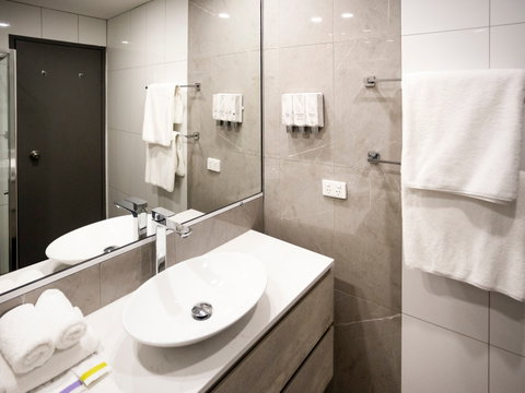 Mantra Bathurst - Holiday Sunshine Coast 2