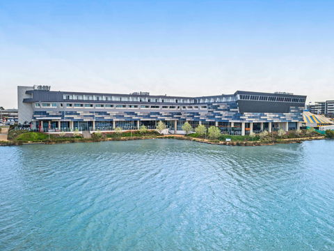 Mercure Melbourne Caroline Springs - Sunshine Coast Tourism 0