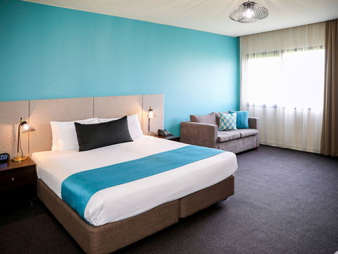 Mantra Melbourne Melton - Holiday Sunshine Coast 0